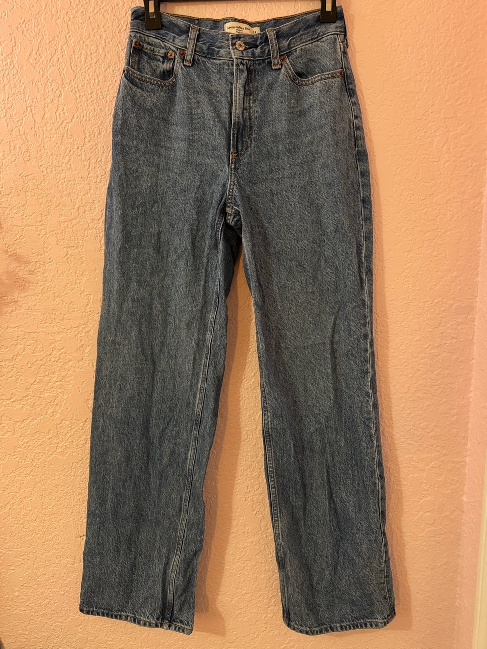Abercrombie & Fitch Women's Loose Fitting High Rise Jeans